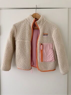 Levi’s Sherpa Fleece Jacket Girls Size 8 – Cozy & Trendy. Cream with pink accent